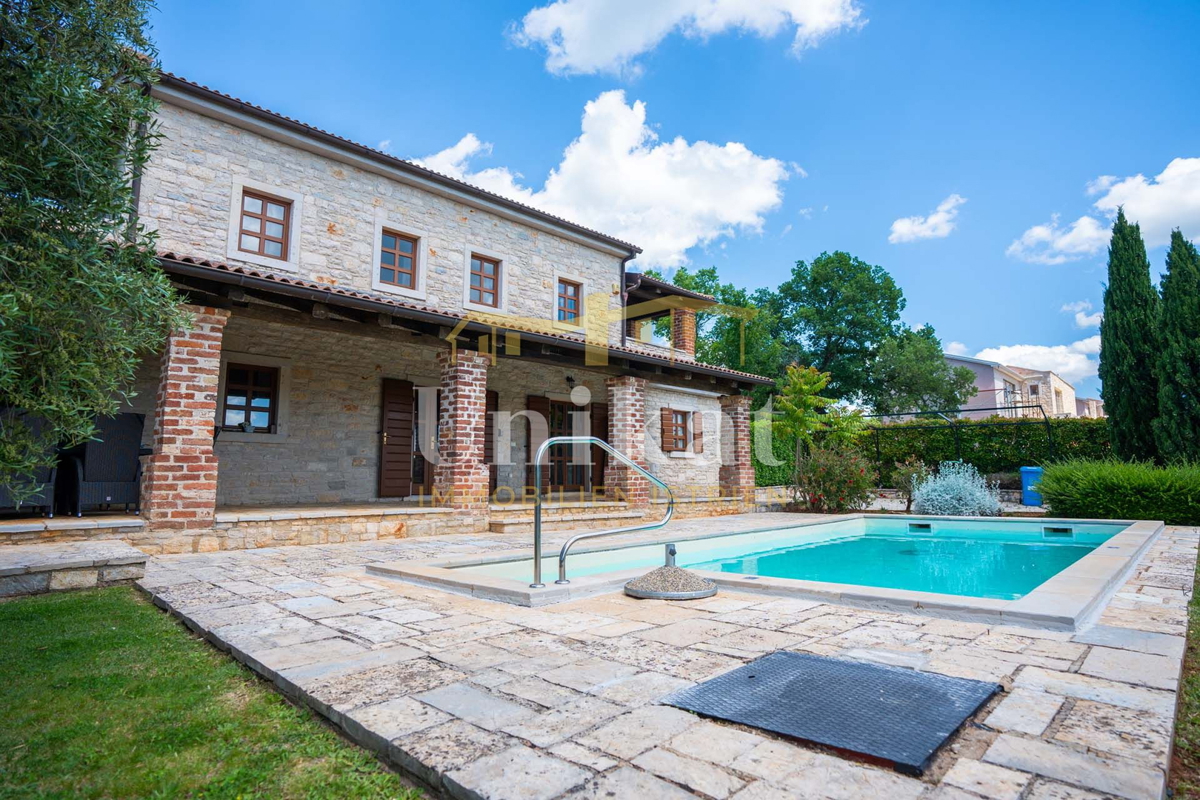 Poreč periferia: Villa in pietra con piscina